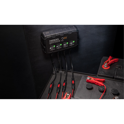 Chargeur de batterie 4 sorties de 8 A Genius 2X4 FMT Sales Ltd