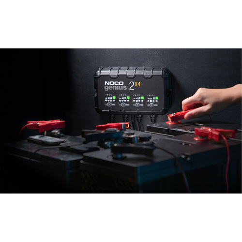 Chargeur de batterie 4 sorties de 8 A Genius 2X4 FMT Sales Ltd