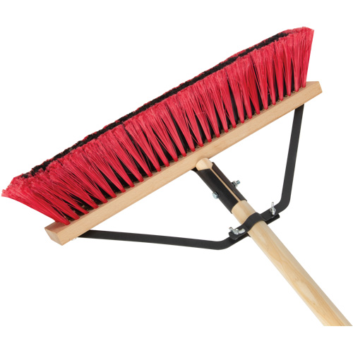 Balai-brosse &agrave; manche renforc&eacute;, 18", Moyen, Soies PVC FMT Sales Ltd