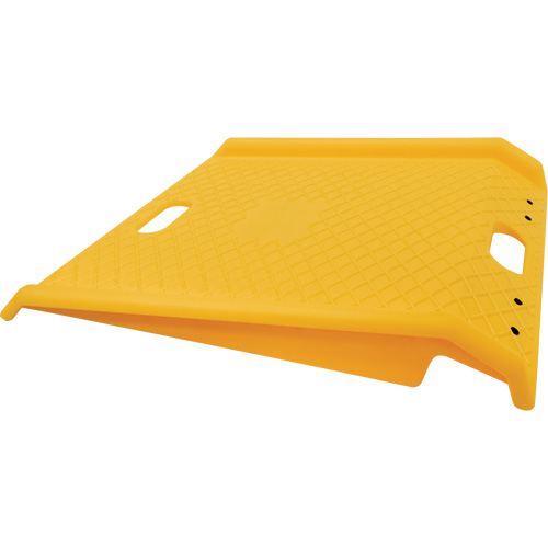 Rampe de trottoir portable en poly pour diable, Capacit&eacute; de 1000 lb, 27" la x 27" lo FMT Sales Ltd