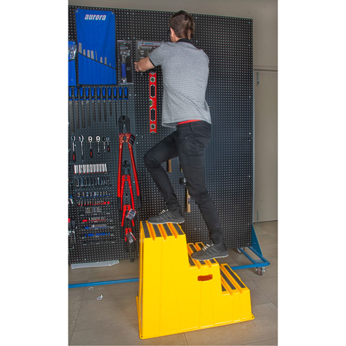 Escabeau industriel, 3 marches, 34-13/16" x 22-7/16" x Hauteur 28-1/2" FMT Sales Ltd