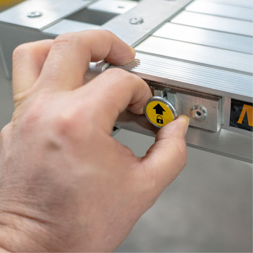 Telescoping Work Plank, 156" W x 12" D, 250 lbs. Capacity, Knocked Down FMT Sales Ltd