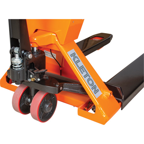 Transpalette &agrave; balance num&eacute;rique, 44,5" lo x 27,75" la, Capacit&eacute; de 4400 lb FMT Sales Ltd