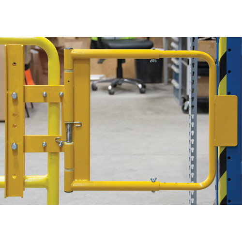 Safety Swing Gate, 21" H x 16" - 26" W FMT Sales Ltd