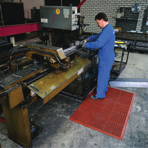 Competitor Series Mats, Slotted, 3' x 5' x 7/8", Orange, Natural Rubber FMT Sales Ltd