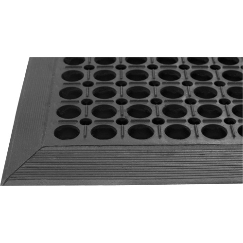 Competitor Series Mats, Slotted, 3' x 5' x 7/8", Black, Natural Rubber FMT Sales Ltd