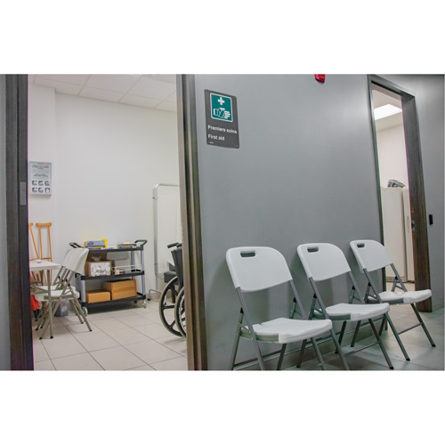 Folding Chairs, Polyethylene, White, 350 lbs. Weight Capacity FMT Sales Ltd