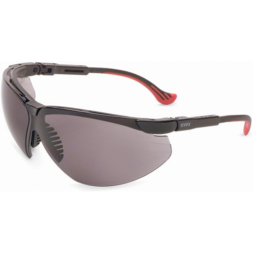 Lunettes de s&eacute;curit&eacute; Uvex Genesis avec lentilles HydroShield, Lentille Grise/fum&eacute;e, Antibu&eacute;e, R&eacute;pond ou surpasse la norme CSA Z94.3 FMT Sales Ltd