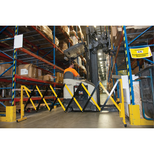 Expandable Barrier, 37" H x 11' L, Black/Yellow FMT Sales Ltd