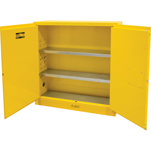 Armoire pour produits inflammables, 24 gal., 2 Porte(s), 43" La x 44" h x 12" p FMT Sales Ltd