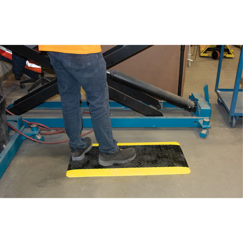 Tapis antifatigue, Losange, 1-2/3' x 3-1/4' x 3/4", Noir/Jaune, Polyur&eacute;thane FMT Sales Ltd