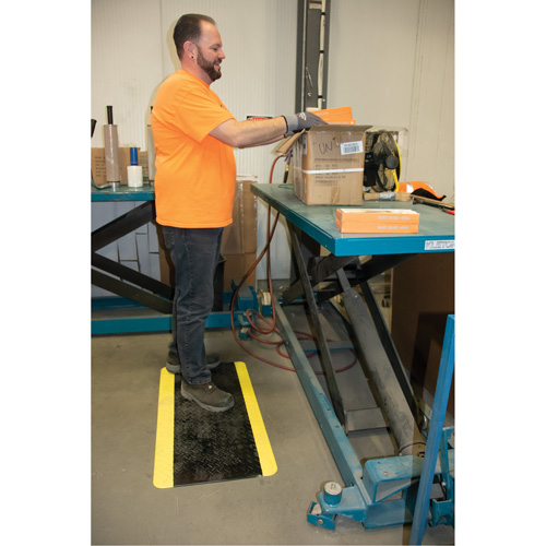 Tapis antifatigue, Losange, 1-2/3' x 3-1/4' x 3/4", Noir/Jaune, Polyur&eacute;thane FMT Sales Ltd
