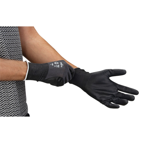 Gants &eacute;cologiques enduits et perm&eacute;ables &agrave; l'air, 7, R&ecirc;vetement Mousse de nitrile, Calibre 21, Enveloppe en Nylon/rPET FMT Sales Ltd