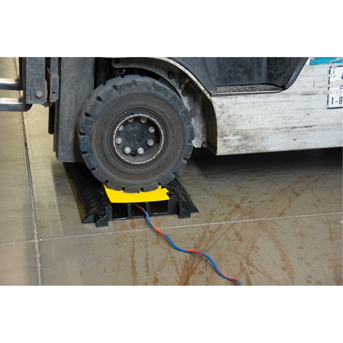 Polyurethane Cable Protector, 3 Channels, 35.43" L x 19.69" W x 3" H FMT Sales Ltd