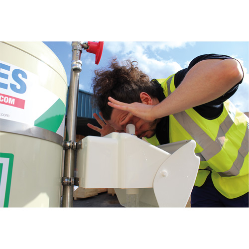Douche d'urgence mobile et ind&eacute;pendant avec douche oculaire et faciale, Capacit&eacute; 30 gal., Conformit&eacute; Aucune FMT Sales Ltd