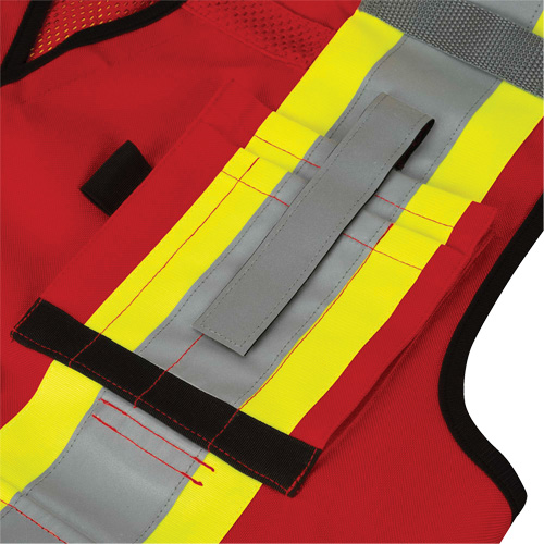 6678 Veste d'arpenteur antimicrobienne haute visibilit&eacute; avec dos en maille, Rouge, Petit, Polyester FMT Sales Ltd
