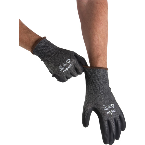 Gants &eacute;cologiques, l&eacute;gers, et r&eacute;sistants &agrave; la coupe, &agrave; haute dext&eacute;rit&eacute;, Taille 7, Calibre 21, Rev&ecirc;tement Mousse de nitrile, Enveloppe en Acier inoxydable/PEHP/rPET, ASTM ANSI niveau A5 FMT Sales Ltd