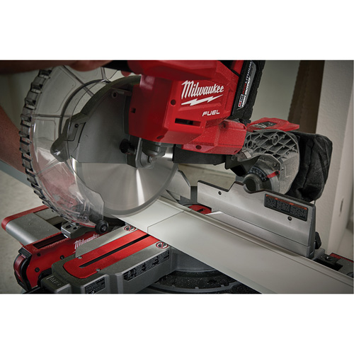M18 Fuel Dual Bevel Sliding Compound Mitre Saw Kit FMT Sales Ltd