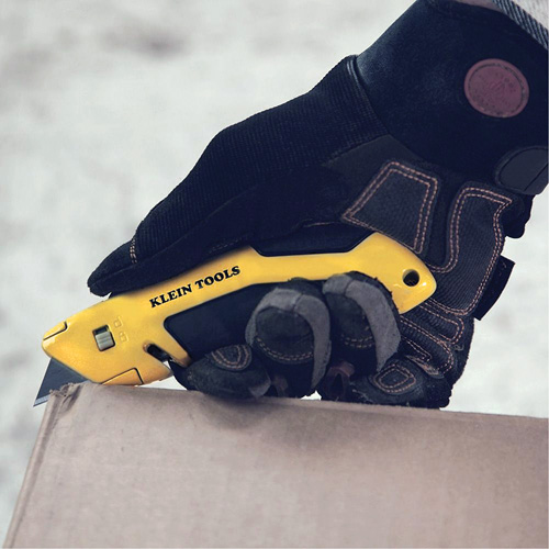 Self-Retracting Utility Knife, Steel, Cushion Handle FMT Sales Ltd