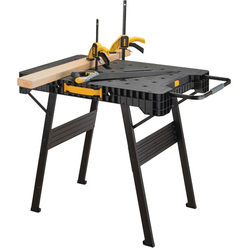 &eacute;tabli pliant Express FMT Sales Ltd