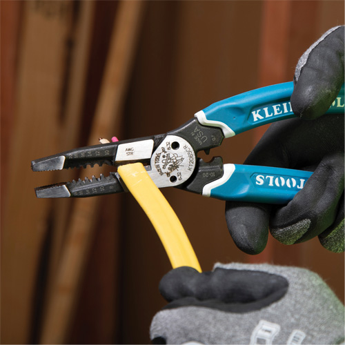 Klein-Kurve&reg; Heavy-Duty Wire Stripper, Cutter & Crimper Multi-Tool, 8-1/4" L, 8 - 20 AWG FMT Sales Ltd