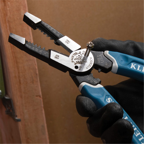 Klein-Kurve&reg; Heavy-Duty Wire Stripper, Cutter & Crimper Multi-Tool, 8-1/4" L, 8 - 20 AWG FMT Sales Ltd