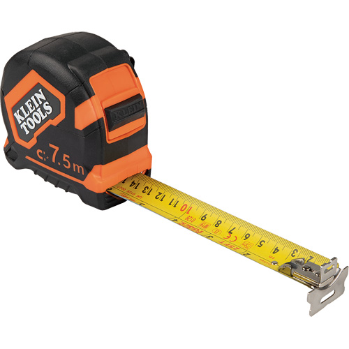 Magnetic Double-Hook Tape Measure, 7.5 m, 1/16"/1 mm Graduations FMT Sales Ltd