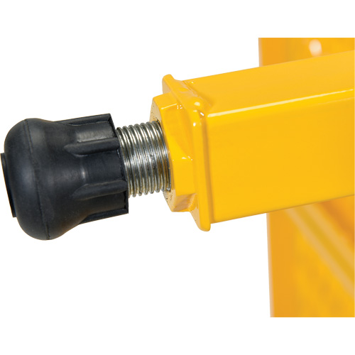 Plate-forme ajustable Step-Mate, 1 marche(s), 23-1/2" la x 19-9/16" lo x 16-1/2" h, Capacit&eacute; 500 lb FMT Sales Ltd