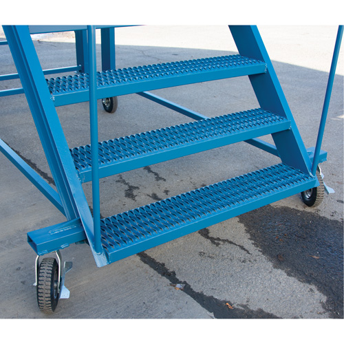 &eacute;chelle &agrave; neige, Acier, 10 Marches, 99" ha, 85-1/2" p, 48" Marche, Stri&eacute; FMT Sales Ltd