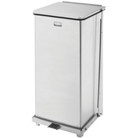 Corbeille &agrave; p&eacute;dale carr&eacute;e avec doublure Defenders, Acier inoxydable, Capacit&eacute; 13 gal. US FMT Sales Ltd