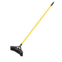 Maximizer Push-to-Center Broom, 18", Medium, PVC Bristles FMT Sales Ltd