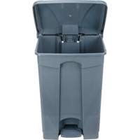 Step-On Garbage Can, Plastic, 12 US gal. Capacity FMT Sales Ltd