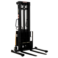 Gerbeur pour chariot &eacute;l&eacute;vateur, Fonctionnement &eacute;lectrique, Capacit&eacute; 2000 lb, Lev&eacute;e max 137" FMT Sales Ltd