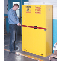 Armoire de rangement haute s&eacute;curit&eacute; avec barre en acier pour produits inflammables, 45 gal., 2 tablettes FMT Sales Ltd