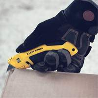 Self-Retracting Utility Knife, Steel, Cushion Handle FMT Sales Ltd