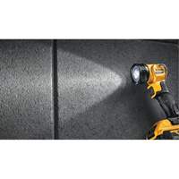 Lampe de travail Max, DEL, 110 lumens, 11 hres de fonctionnement, Bloc-pile Rechargeable, Plastique FMT Sales Ltd