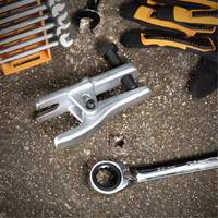 S&eacute;parateur universel de joints &agrave; rotule FMT Sales Ltd
